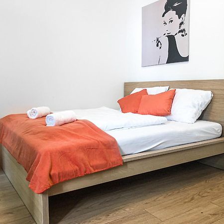 Lovely 2Br Shared Apartment, Enkplatz U3, 15Min To Center ウィーン エクステリア 写真