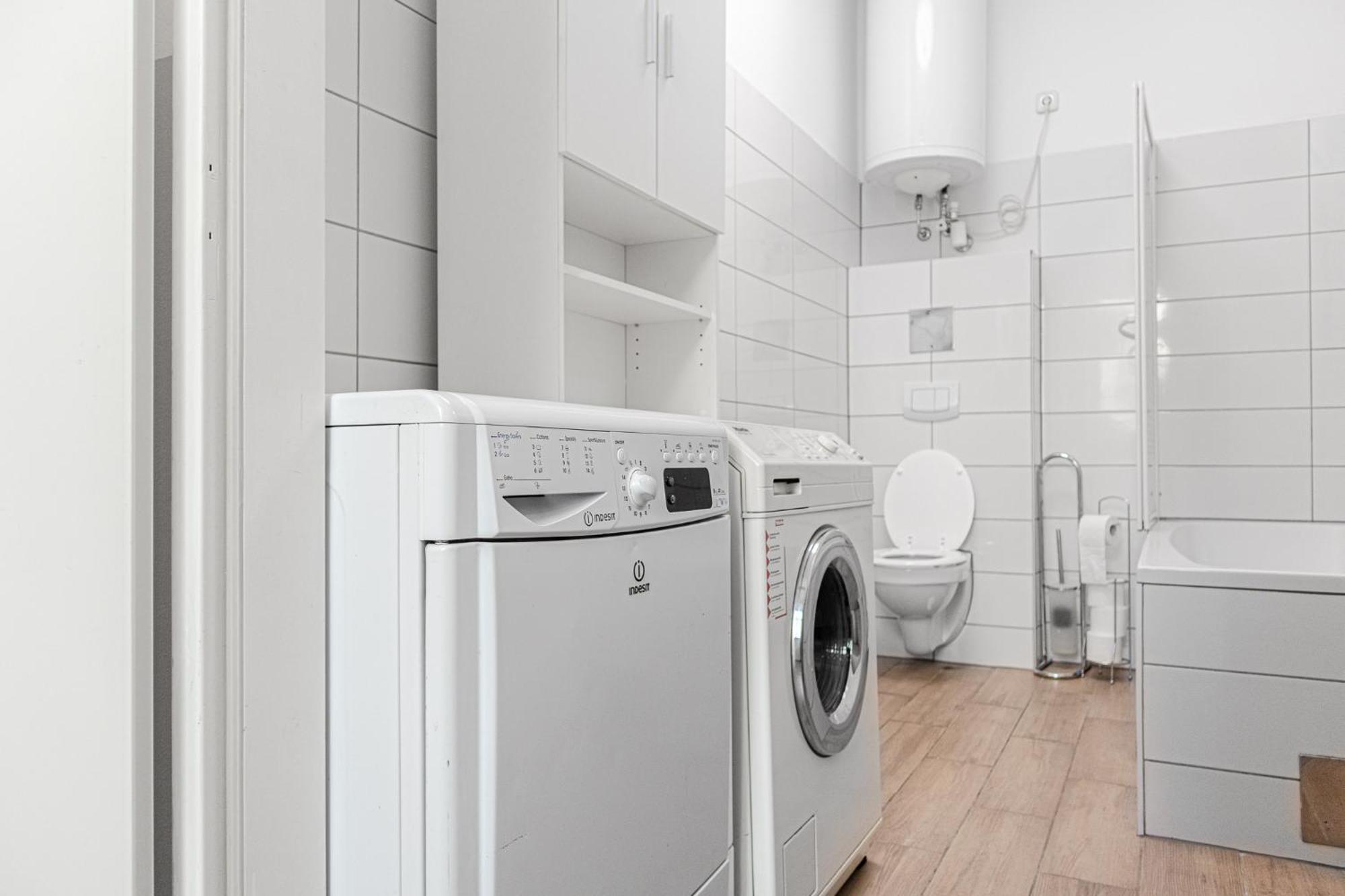 Lovely 2Br Shared Apartment, Enkplatz U3, 15Min To Center ウィーン エクステリア 写真